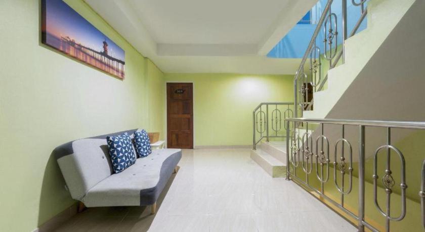 Oyo 818 Suksomboon Hotel 2*