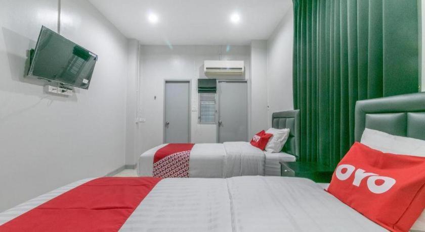 Hotel Oyo 818 Suksomboon 2*