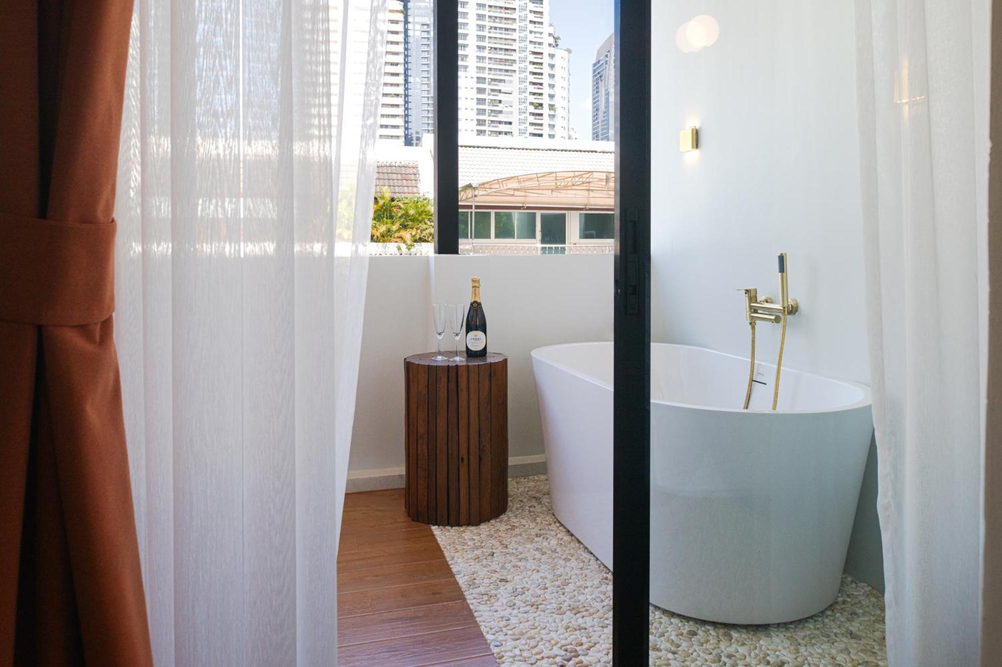 Axis Bangkok - Near Queen Sirikit National Convention Center *