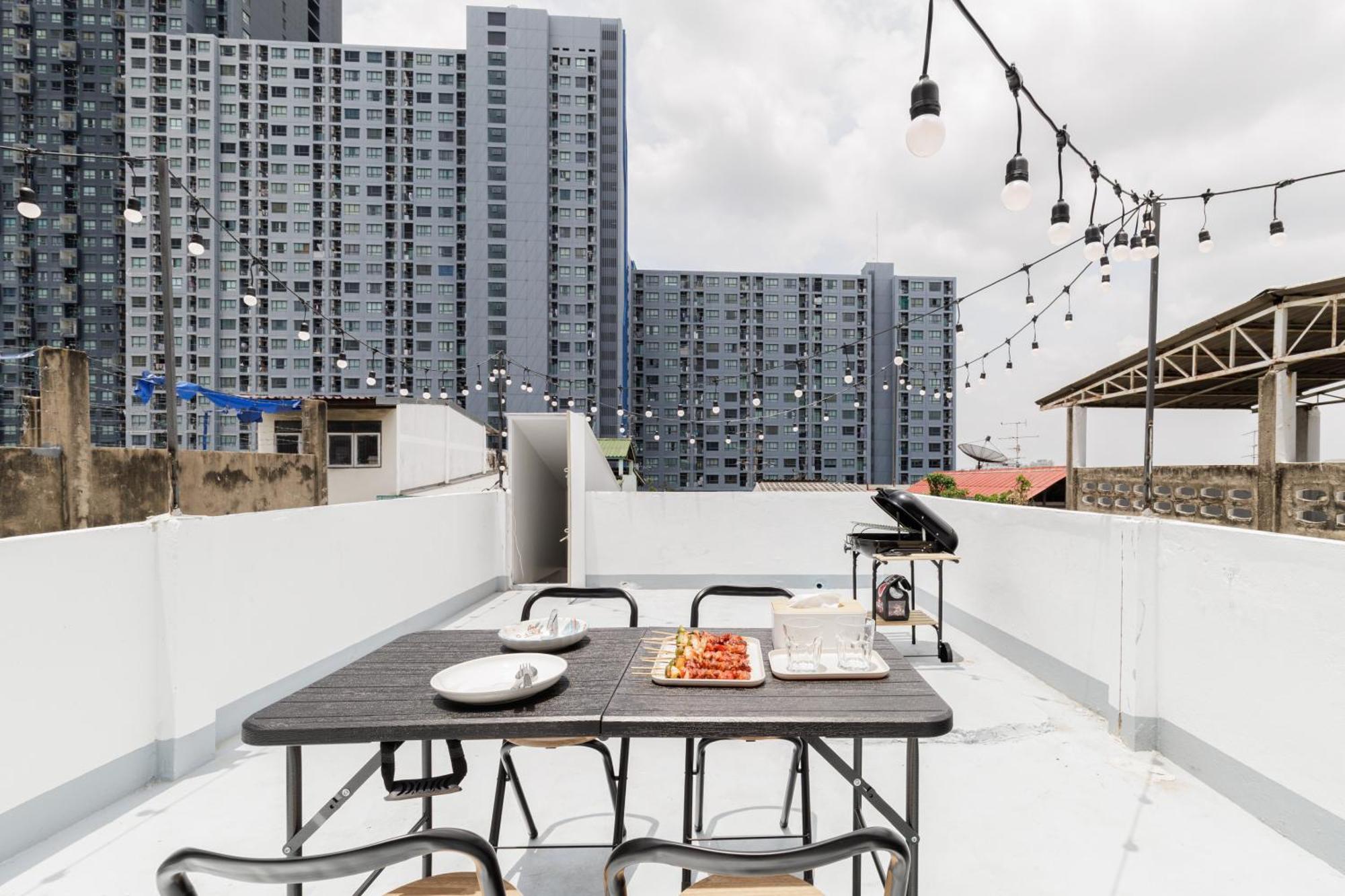 Guest house A Townhouse 100m From Bts Bangchak