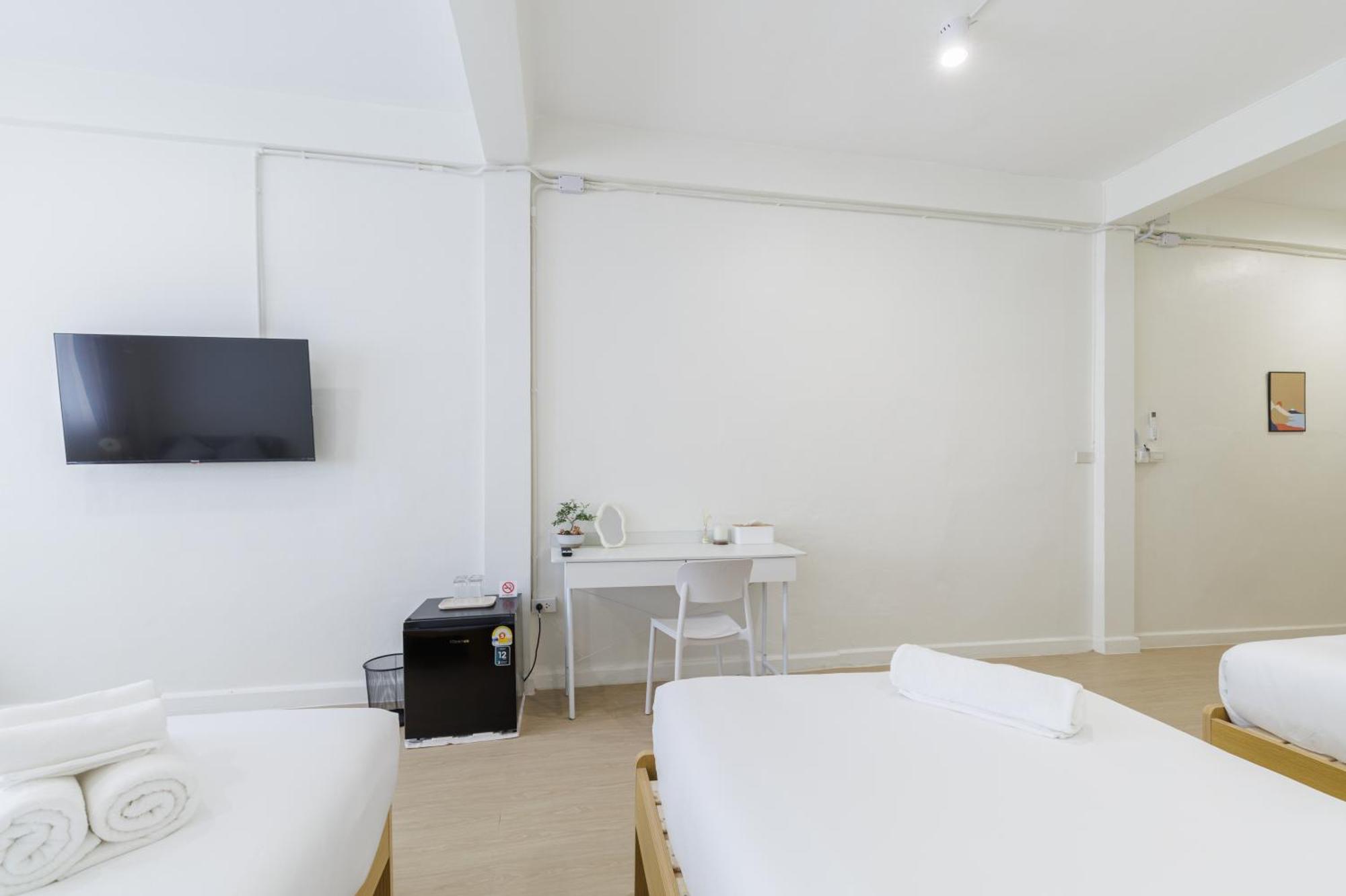 A Townhouse 100m From Bts Bangchak Guest house