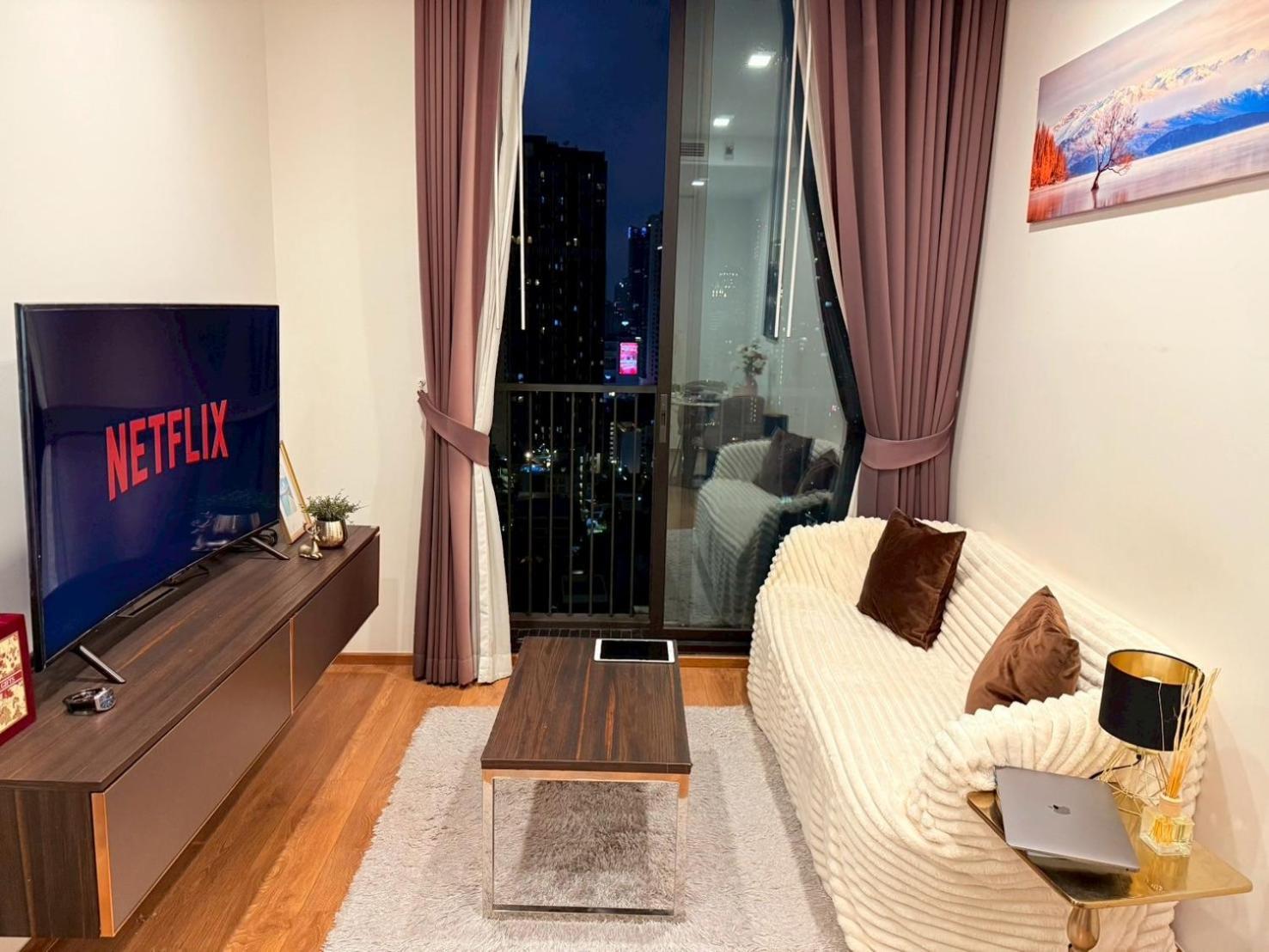 Apartment Phrom Phong 1br Luxe With Pool Gym Park Center Bangkok
