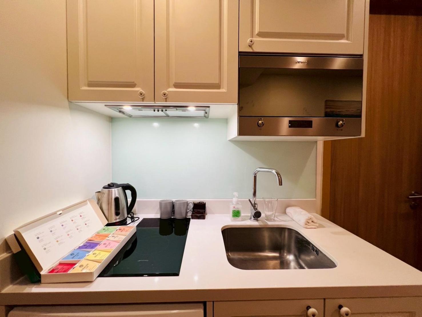 Phrom Phong 1br Luxe With Pool Gym Park Center *