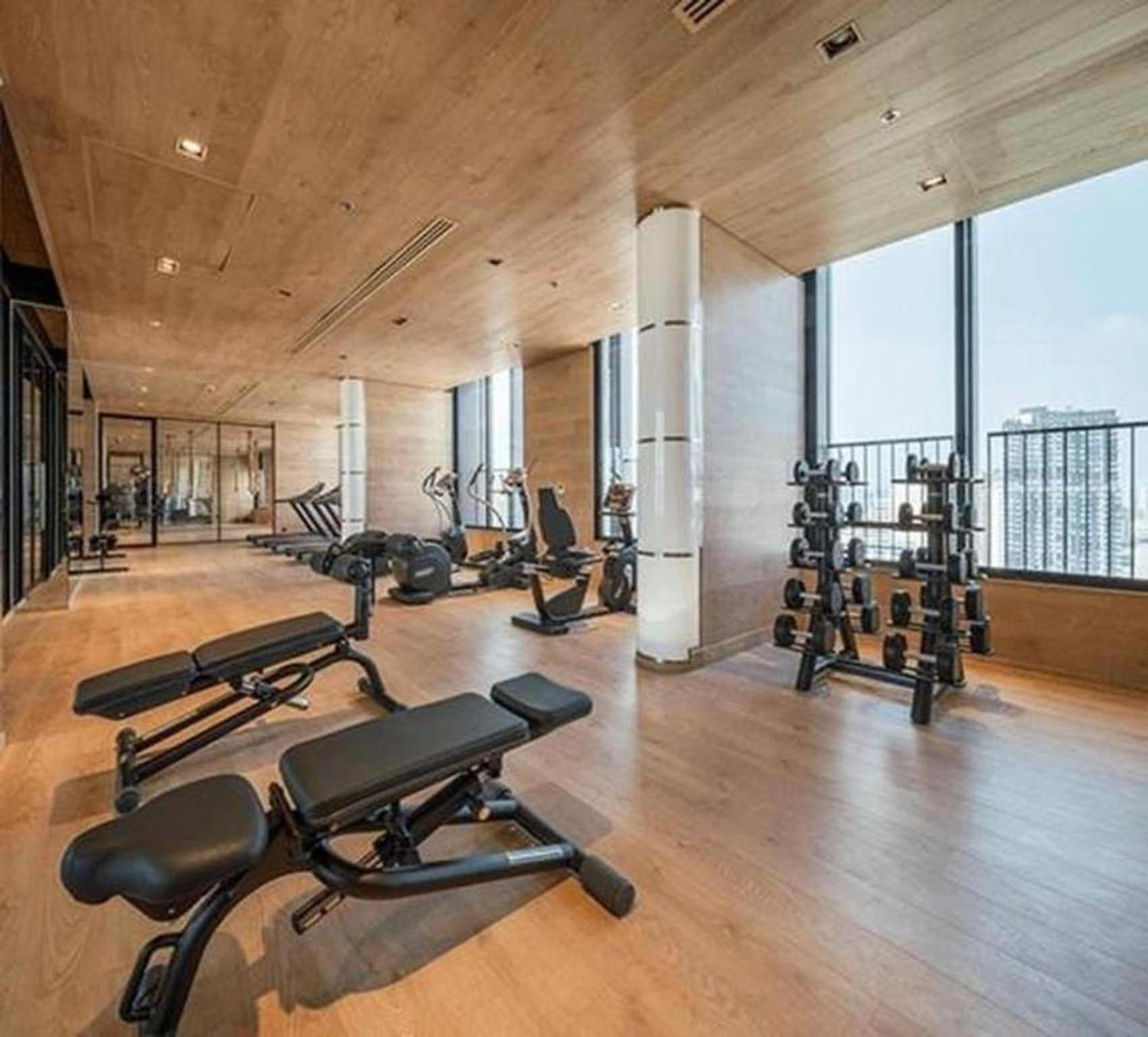 Phrom Phong 1br Luxe With Pool Gym Park Center *