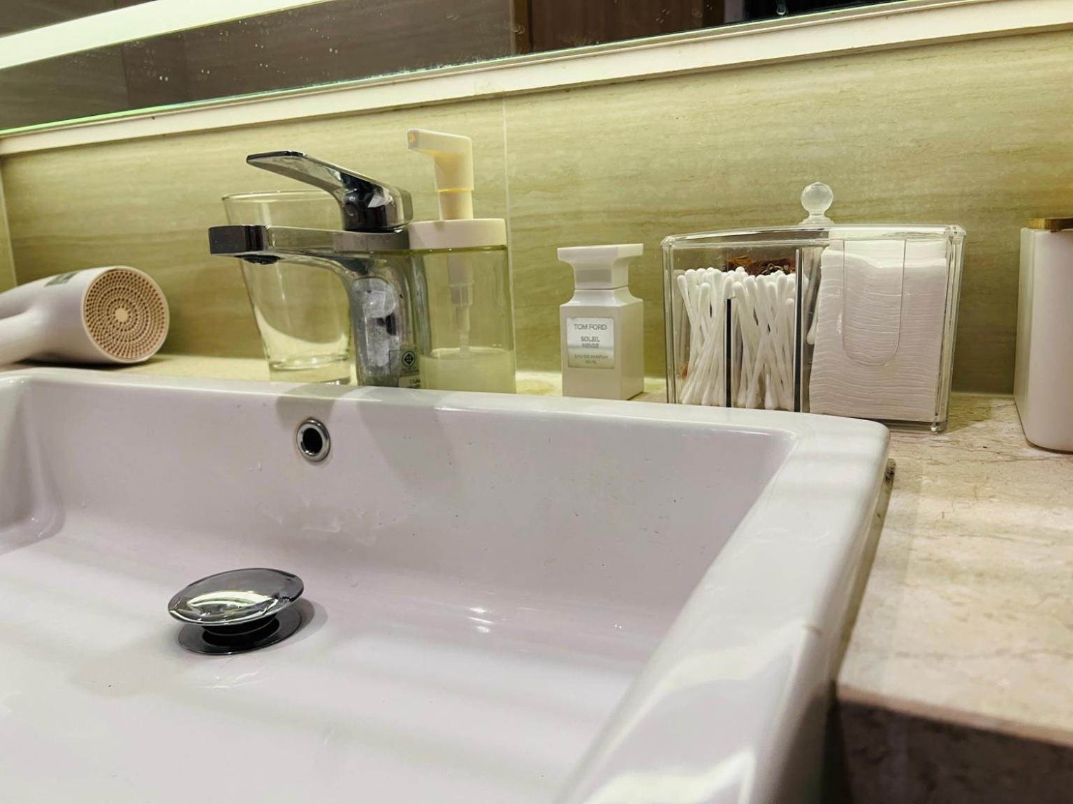 Apartment Phrom Phong 1br Luxe With Pool Gym Park Center *