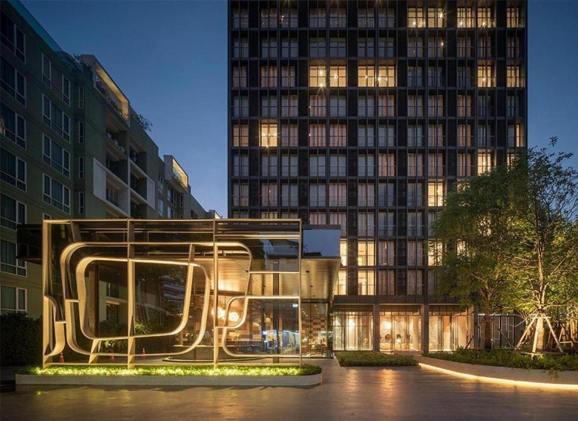 Phrom Phong 1br Luxe With Pool Gym Park Center Apartment Bangkok