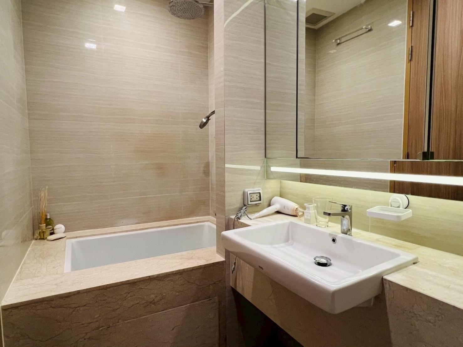 Apartment Phrom Phong 1br Luxe With Pool Gym Park Center *