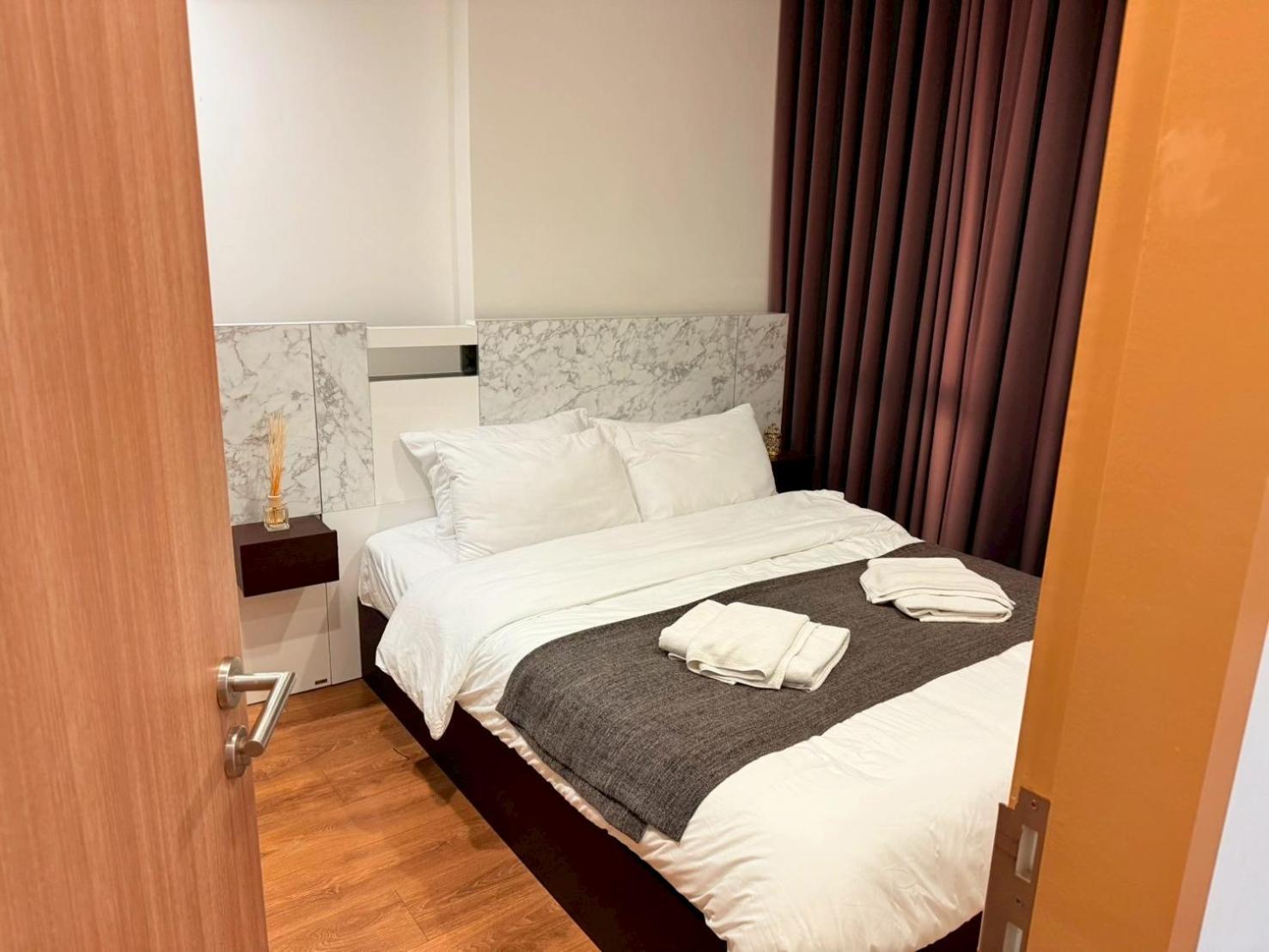 Apartment Phrom Phong 1br Luxe With Pool Gym Park Center