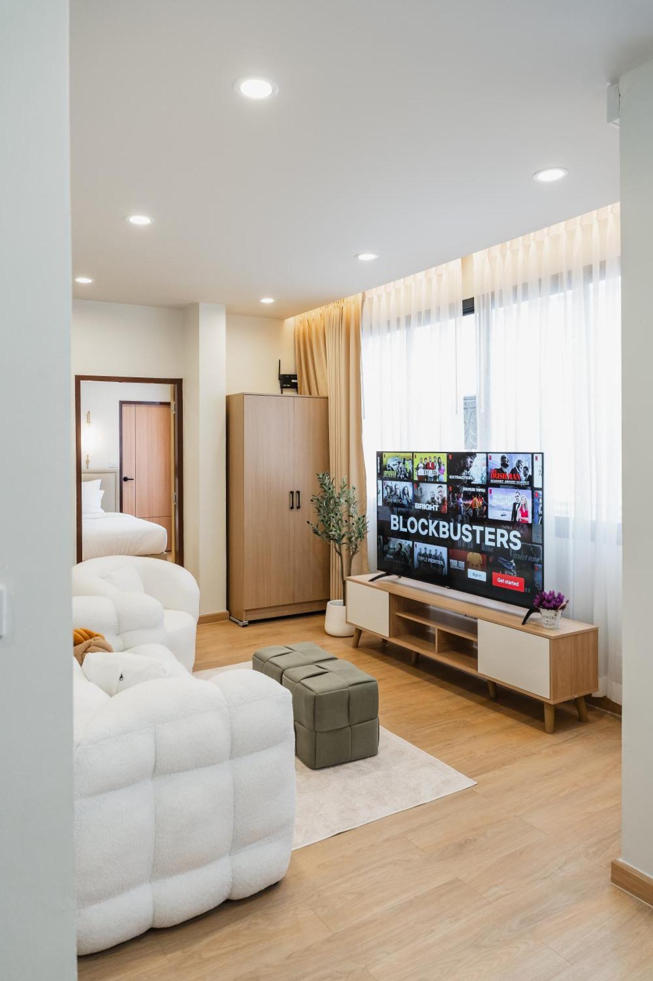 Lotus Bear House - 1br Loft Apartment