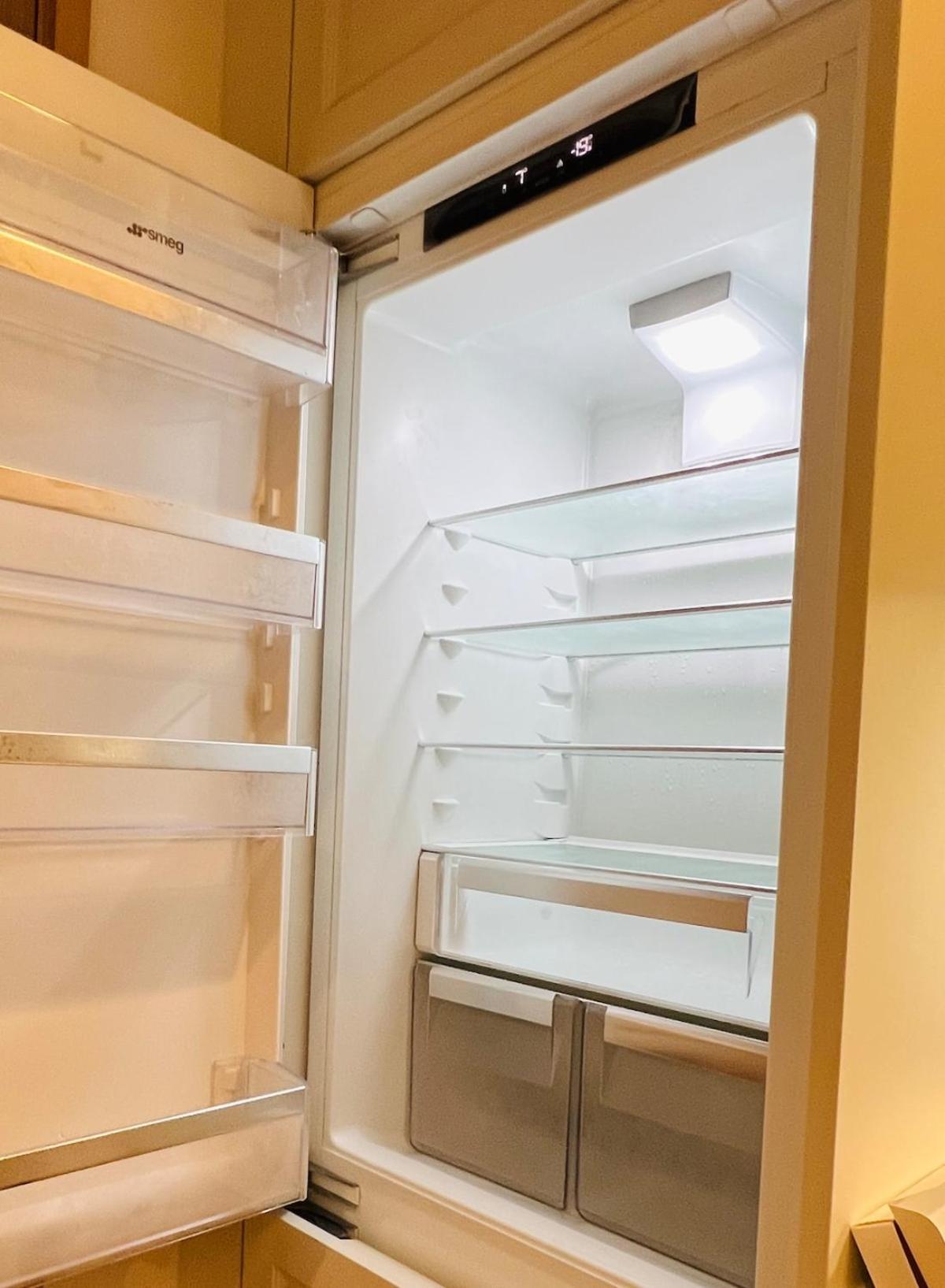 Phrom Phong 1br Luxe With Pool Gym Park Center