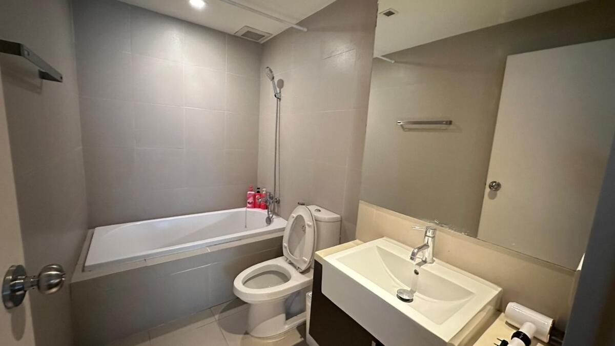 Great Condo-1min, Bts Thong Lo In Front Of Building Apartment Bangkok