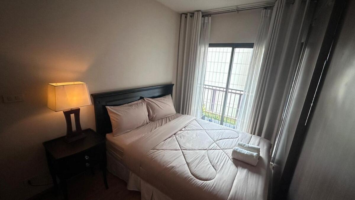 Great Condo-1min, Bts Thong Lo In Front Of Building Apartment Bangkok