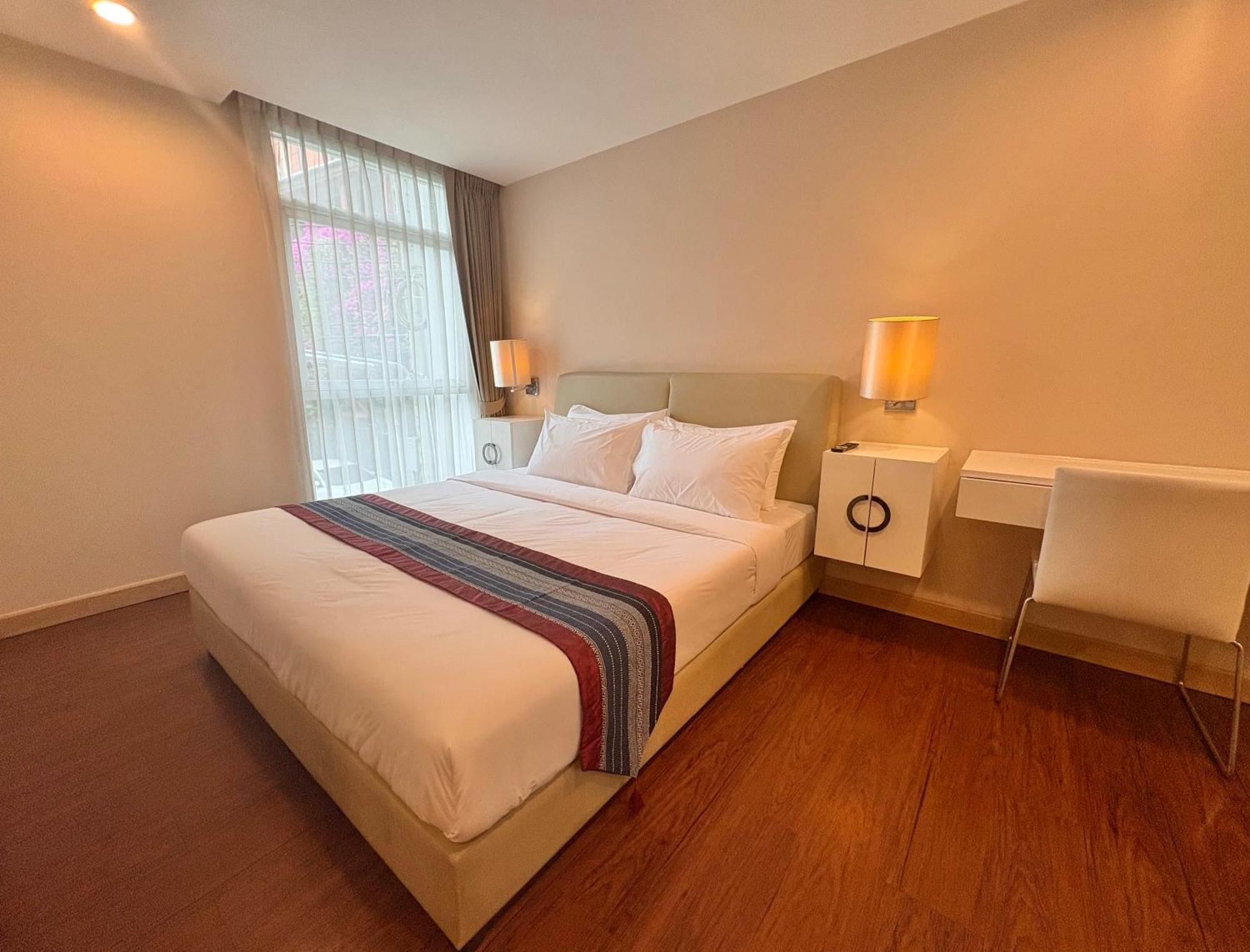 Hotel Icon Narindra An Expansive And Elegant With A Complimentary Minibar Service
