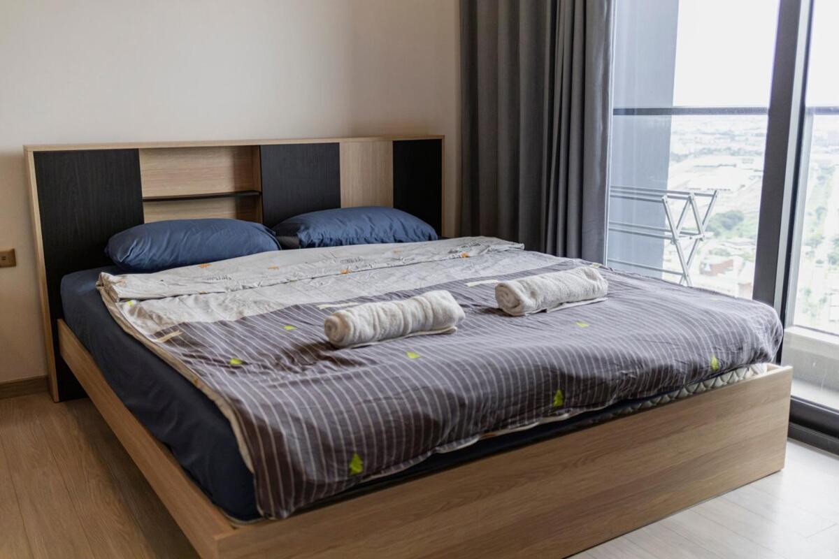 Luxury Amenities And View Apartment