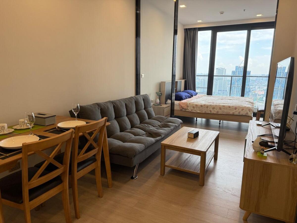 Luxury Amenities And View *