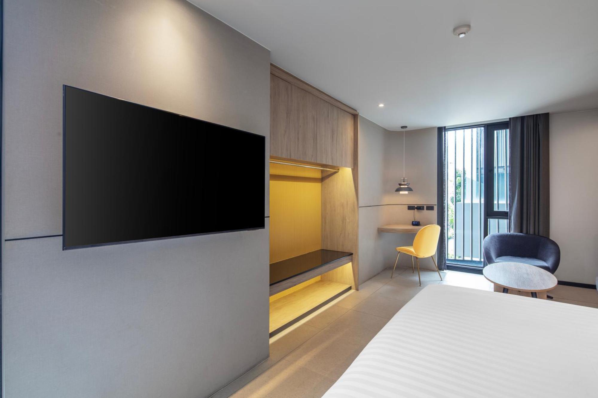 Western Ratchada Hotel 4*