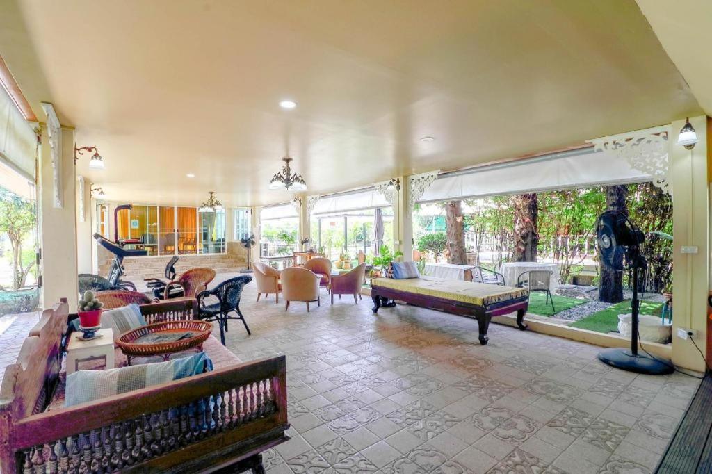 Hotel Oyo 750 Baan Suan Ampond 2*