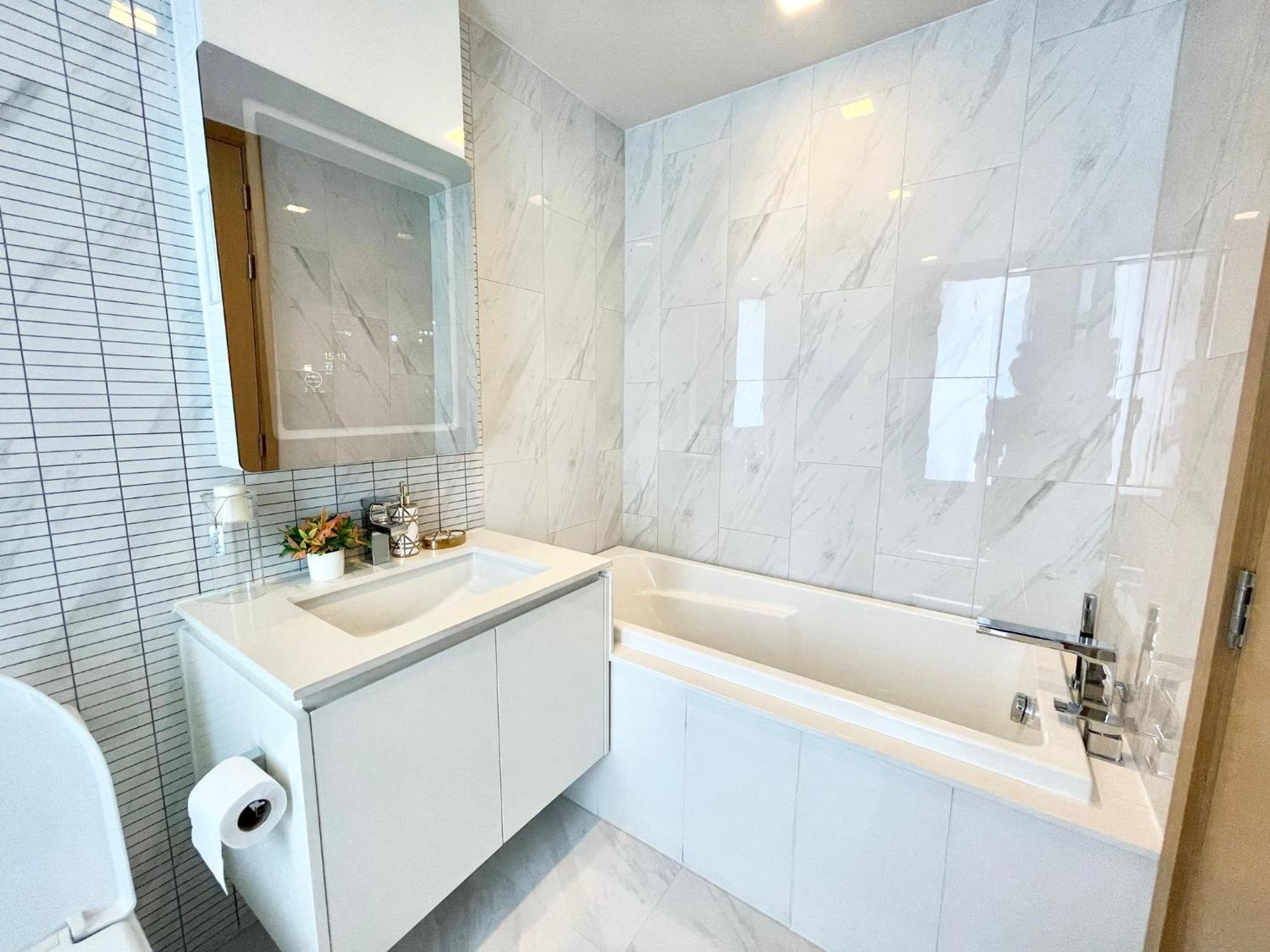 Apartment Luxury Sukhumvit Asoke Nana 65 Sqm Sleeps 4 Bangkok