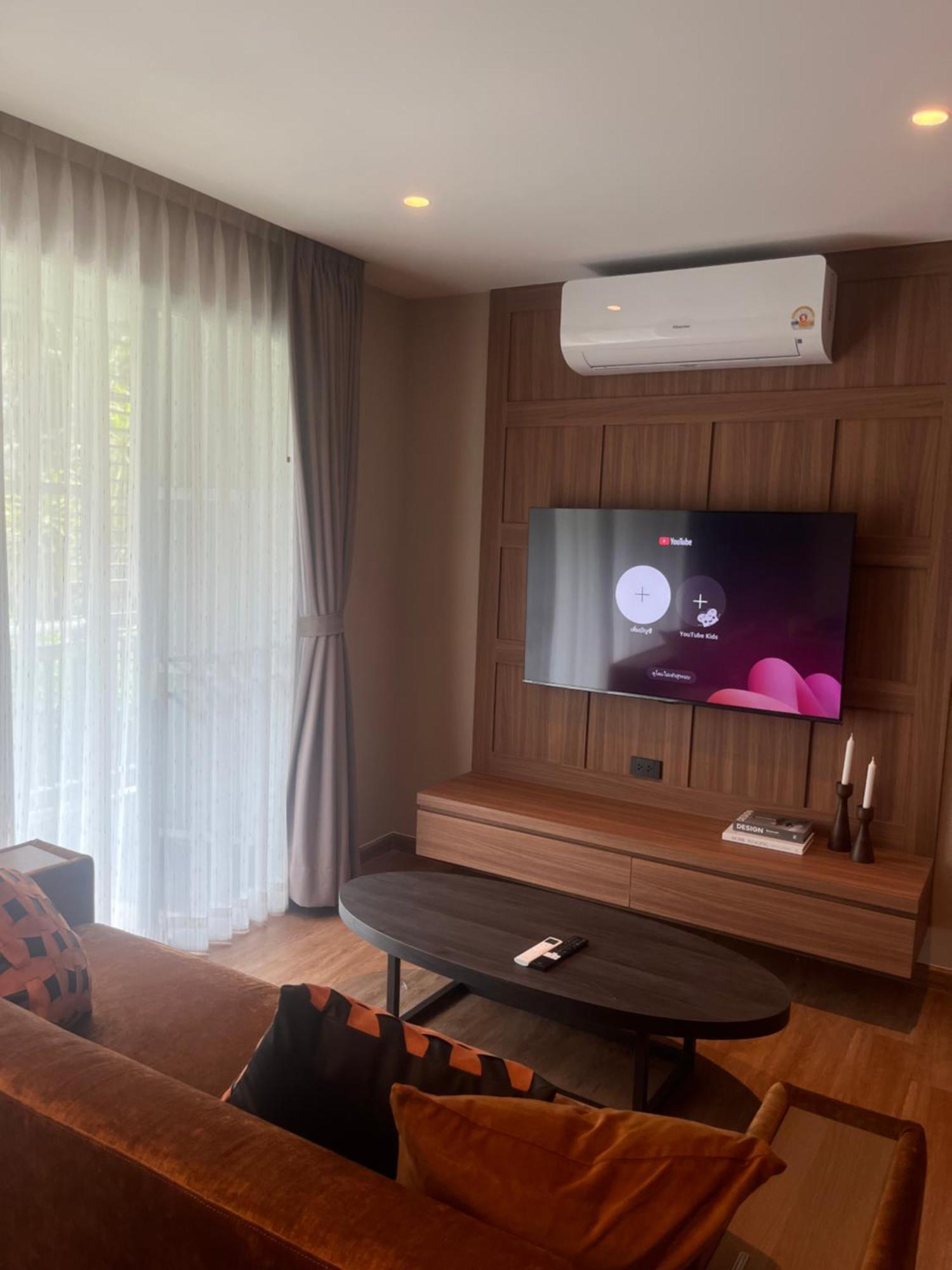Spacious Bedroom- 2 Mins From Train Station Appartement Bangkok