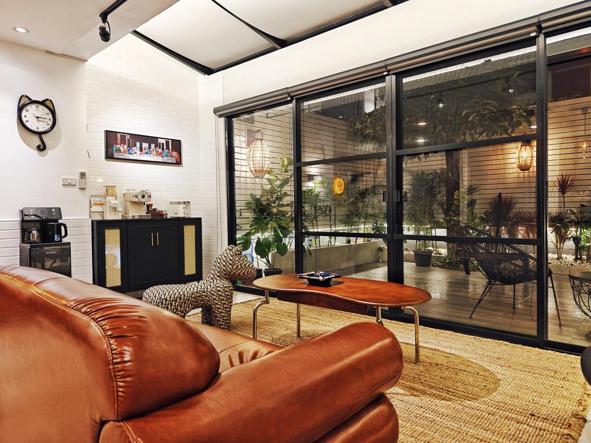 Villa 4br Modern Art With Free Wi-fi Netflix Vinyl