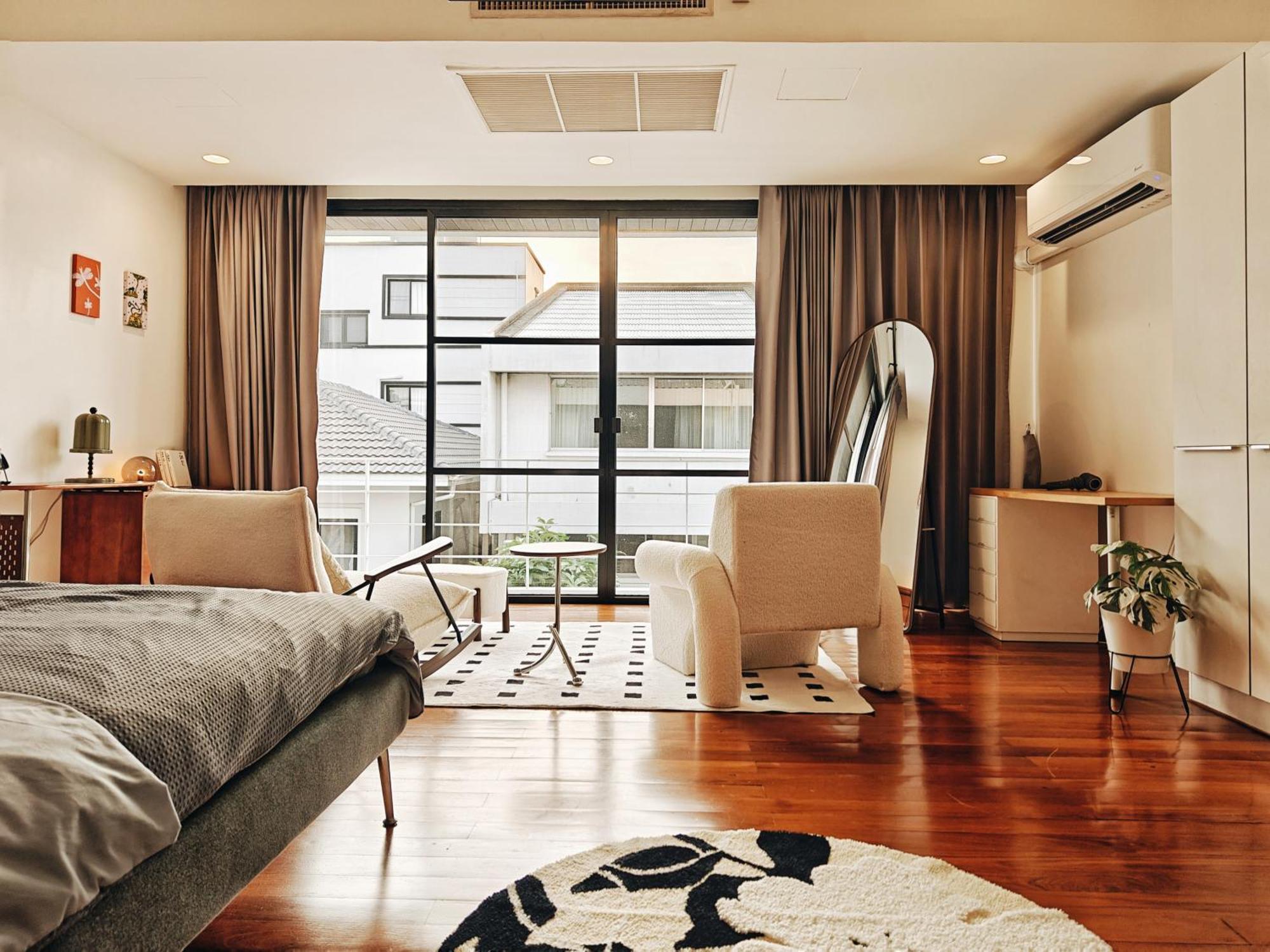 Villa 4br Modern Art With Free Wi-fi Netflix Vinyl *