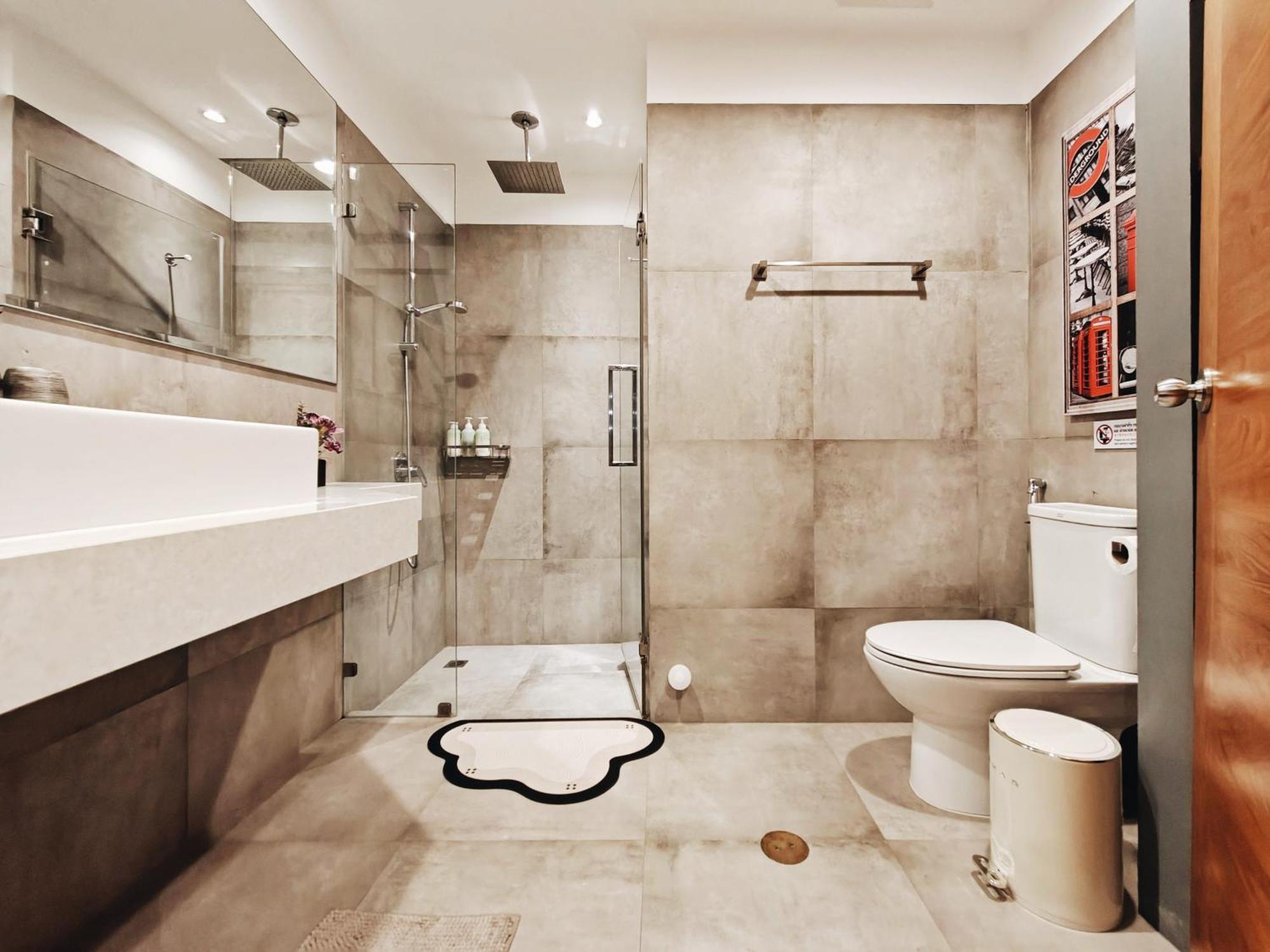 4br Modern Art With Free Wi-fi Netflix Vinyl Bangkok
