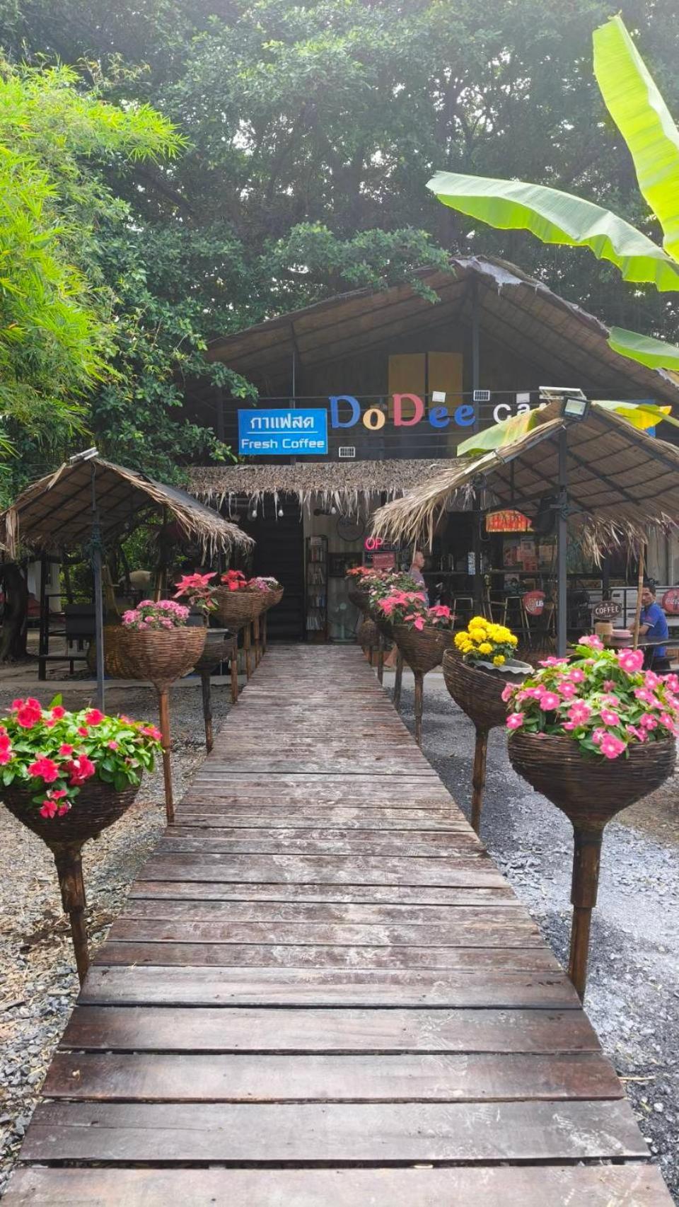 Do Dee Cafe