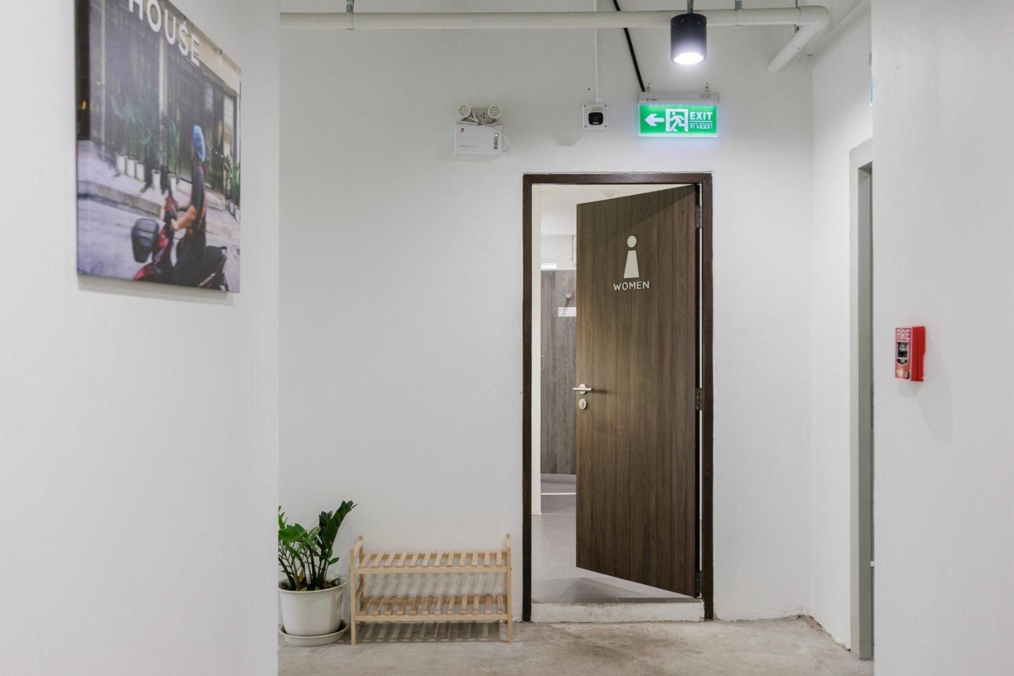 C'house Hostel