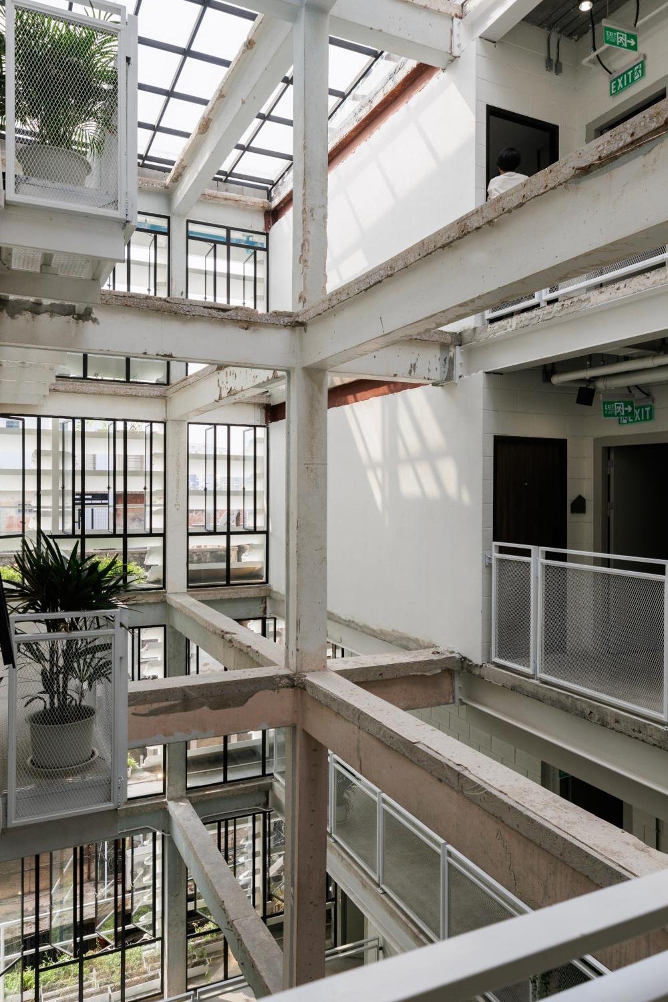 C'house Hostel