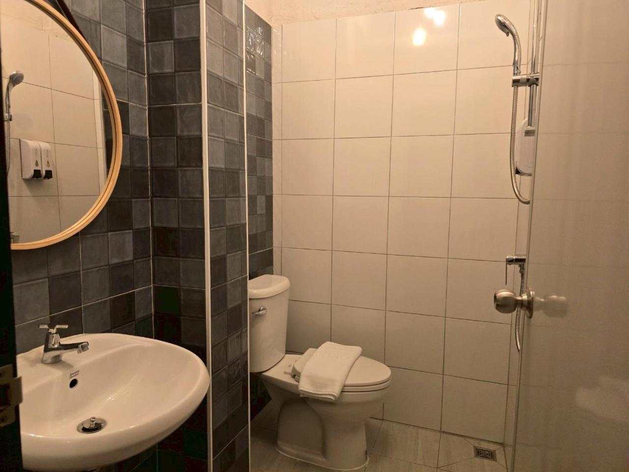 Lhong Krung Hostel *