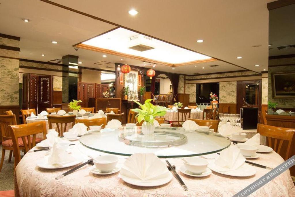 De Moc Hotel