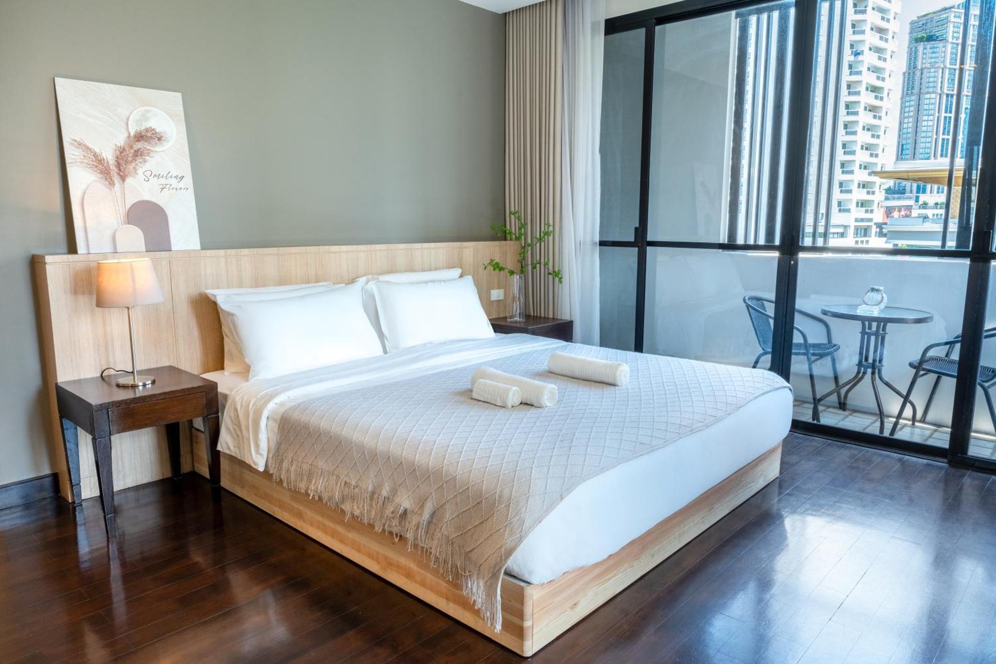 Spacious Sukhumvit Ment Near Emsphere Bts Phrom Phong Apartment *
