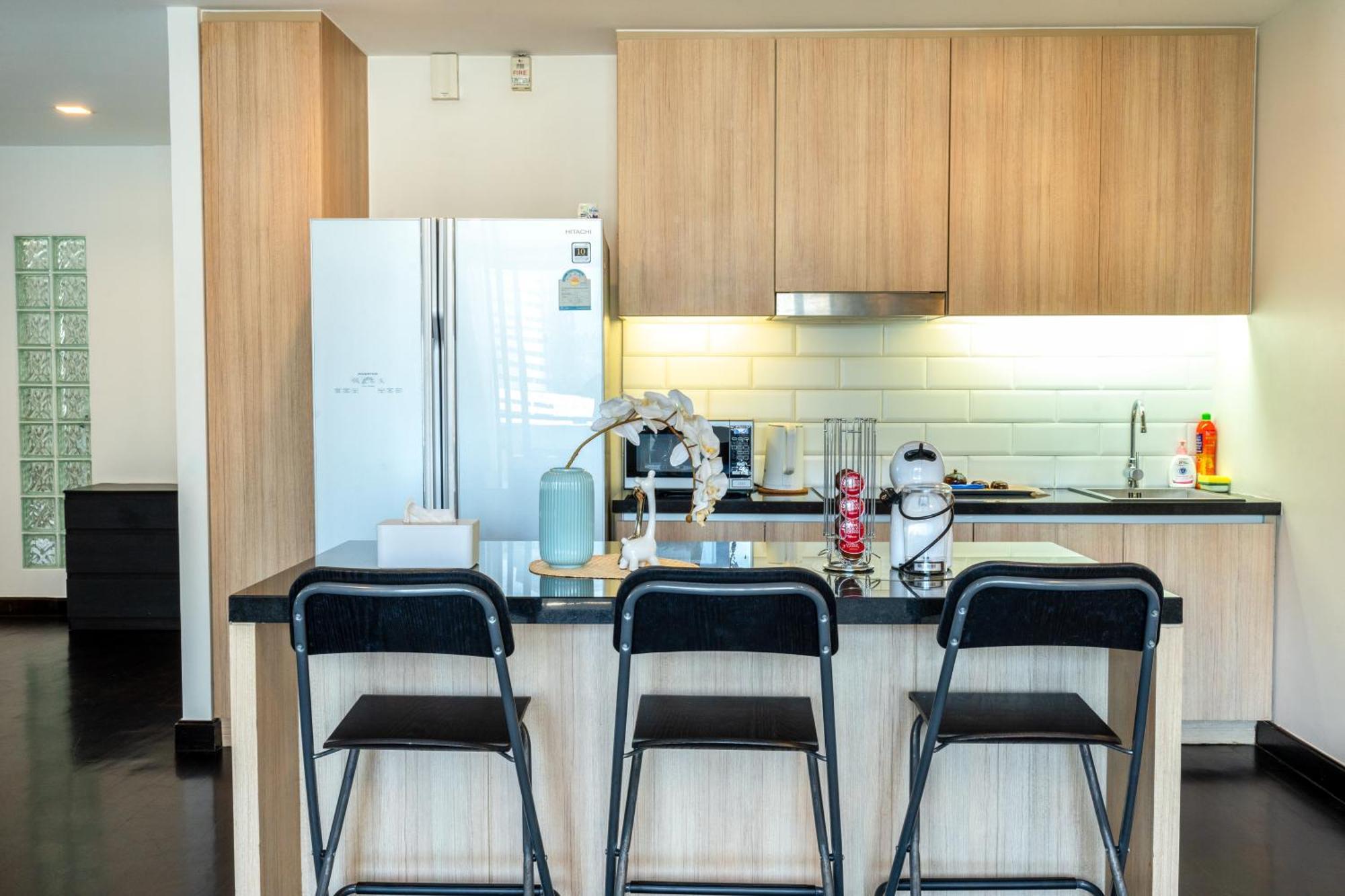 Spacious Sukhumvit Ment Near Emsphere Bts Phrom Phong Apartment Bangkok