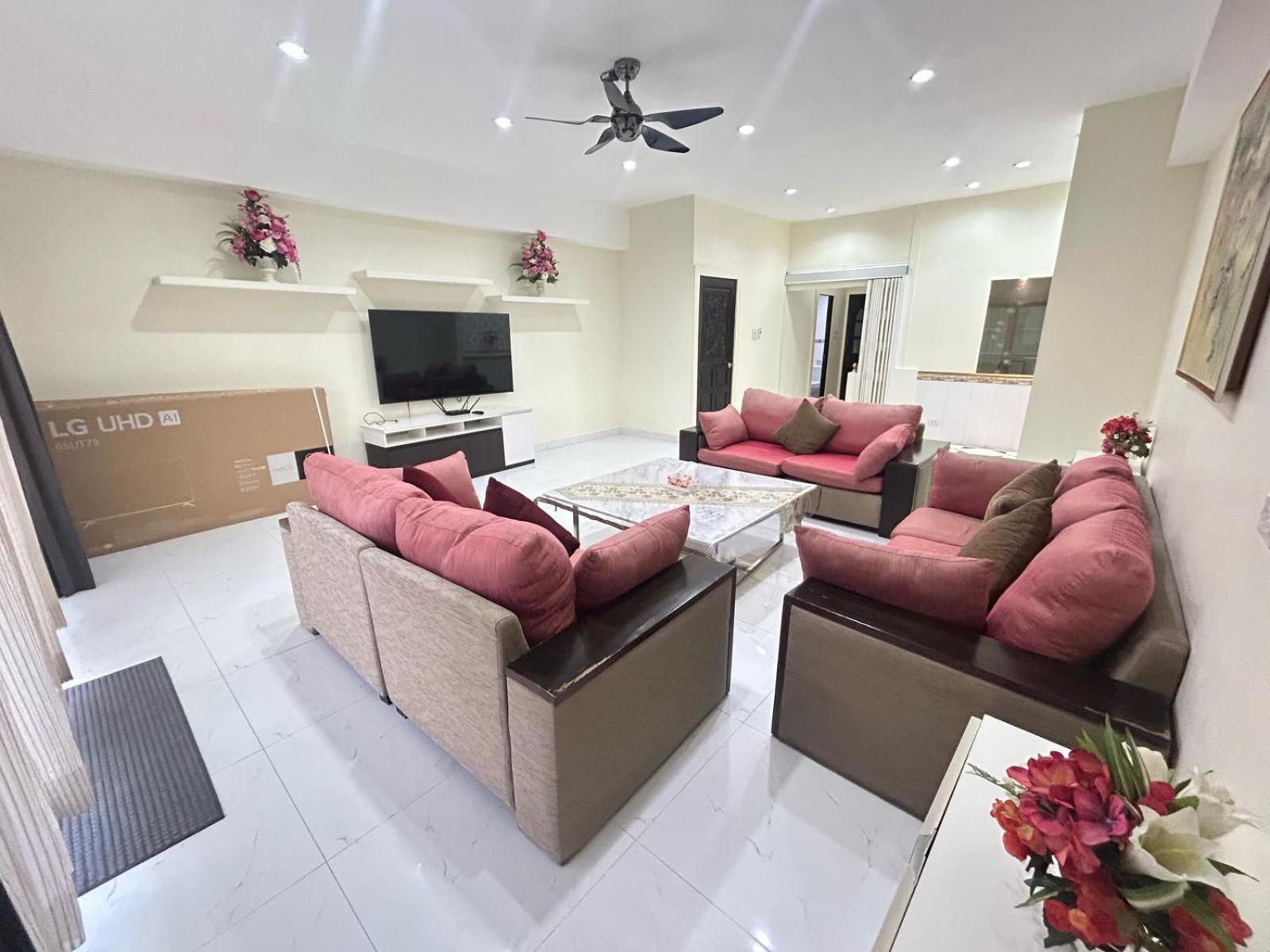 Apartment New 3 Bedroom Duplex - Bts Phra Khanong Bangkok