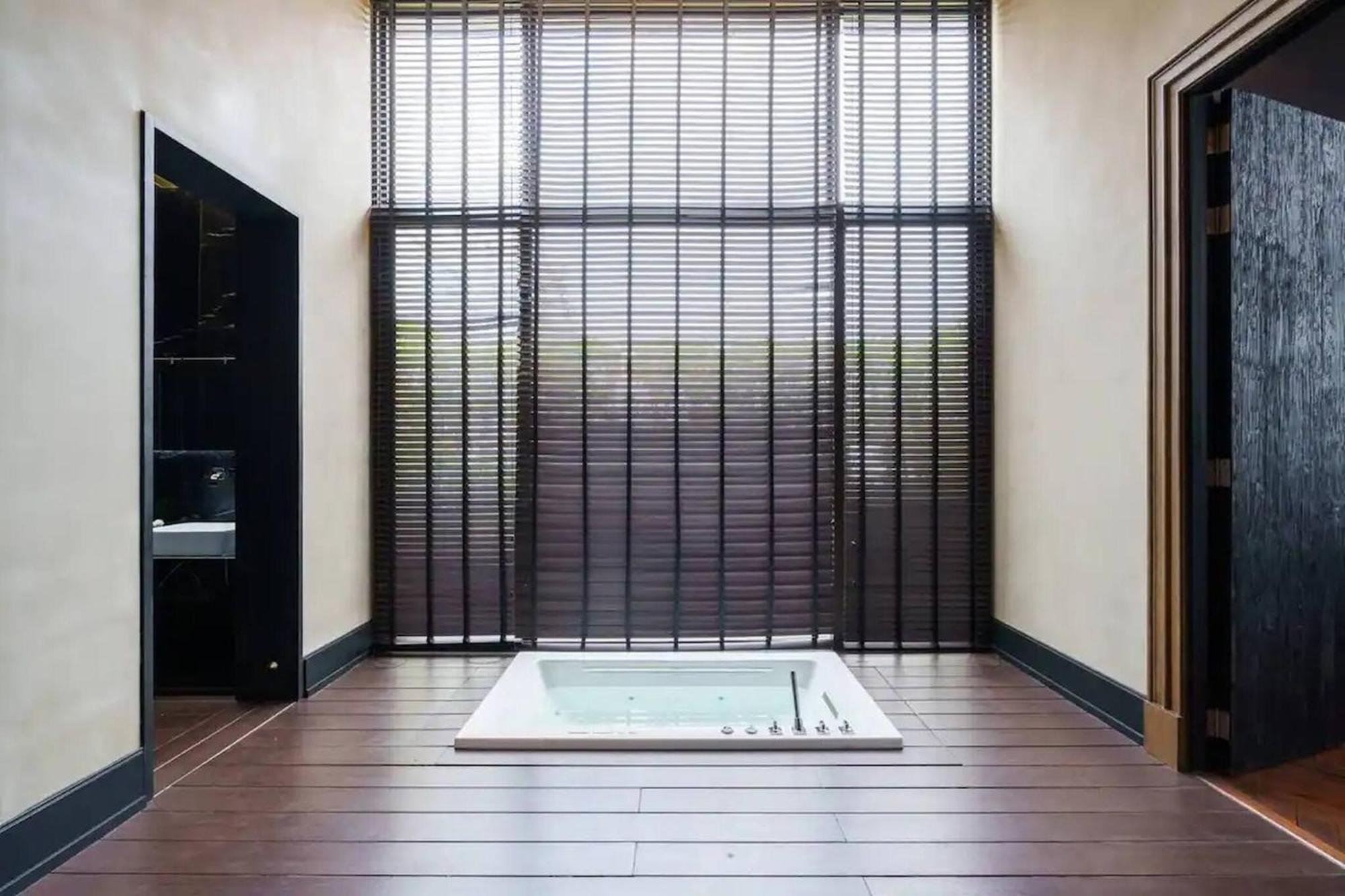 Luxury Modern Pool Jacuzzi 5br Thonglor * Bangkok