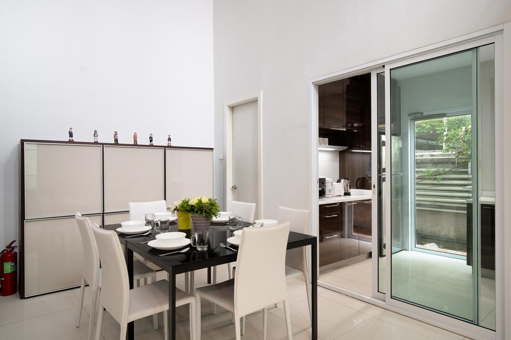 Inhome The Grand Bless Sukhumvit 16
