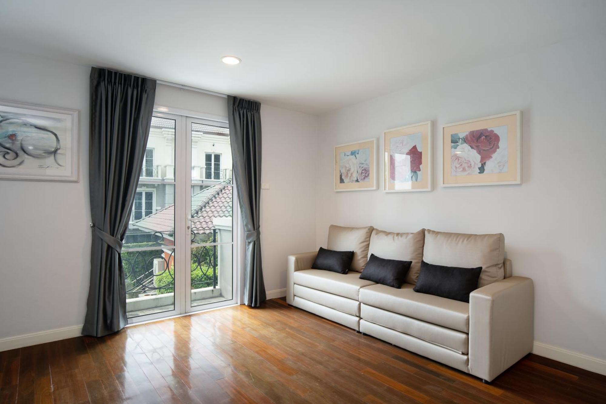 Inhome The Grand Bless Sukhumvit 16 Bangkok