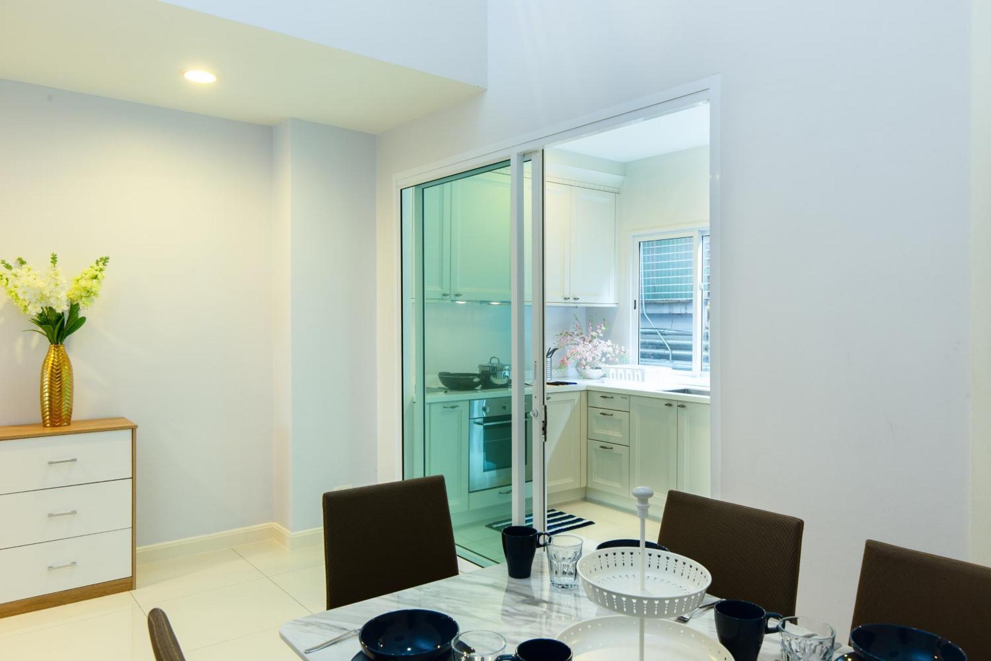 Inhome The Grand Bless Sukhumvit 16 *