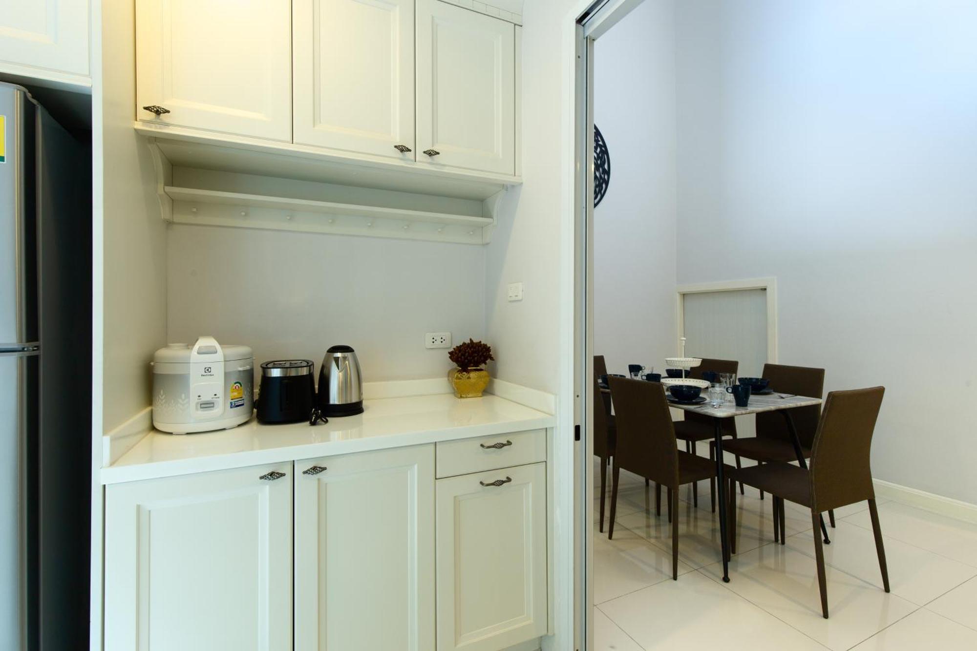 Inhome The Grand Bless Sukhumvit 16 Apartment Bangkok
