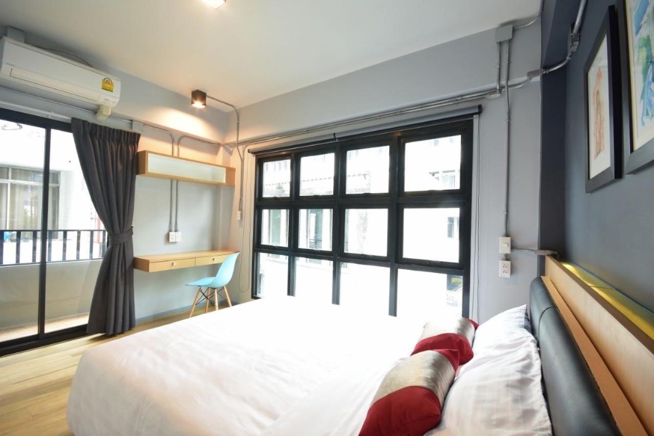 The Chatbox Silom Hostel *