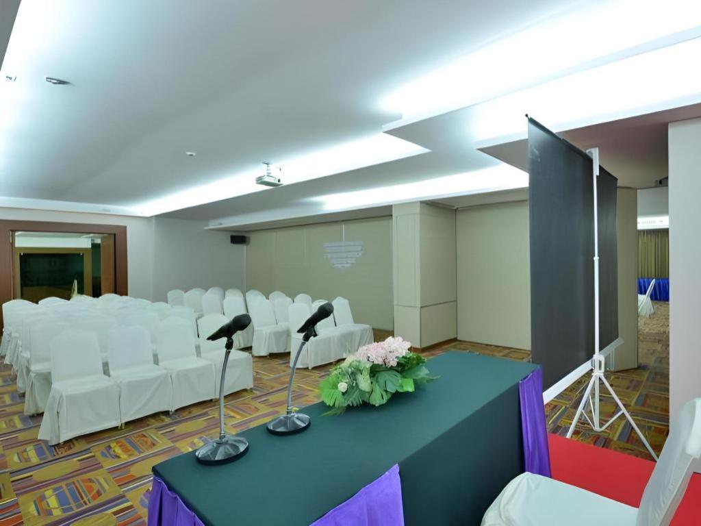 Hip Hotel 3*