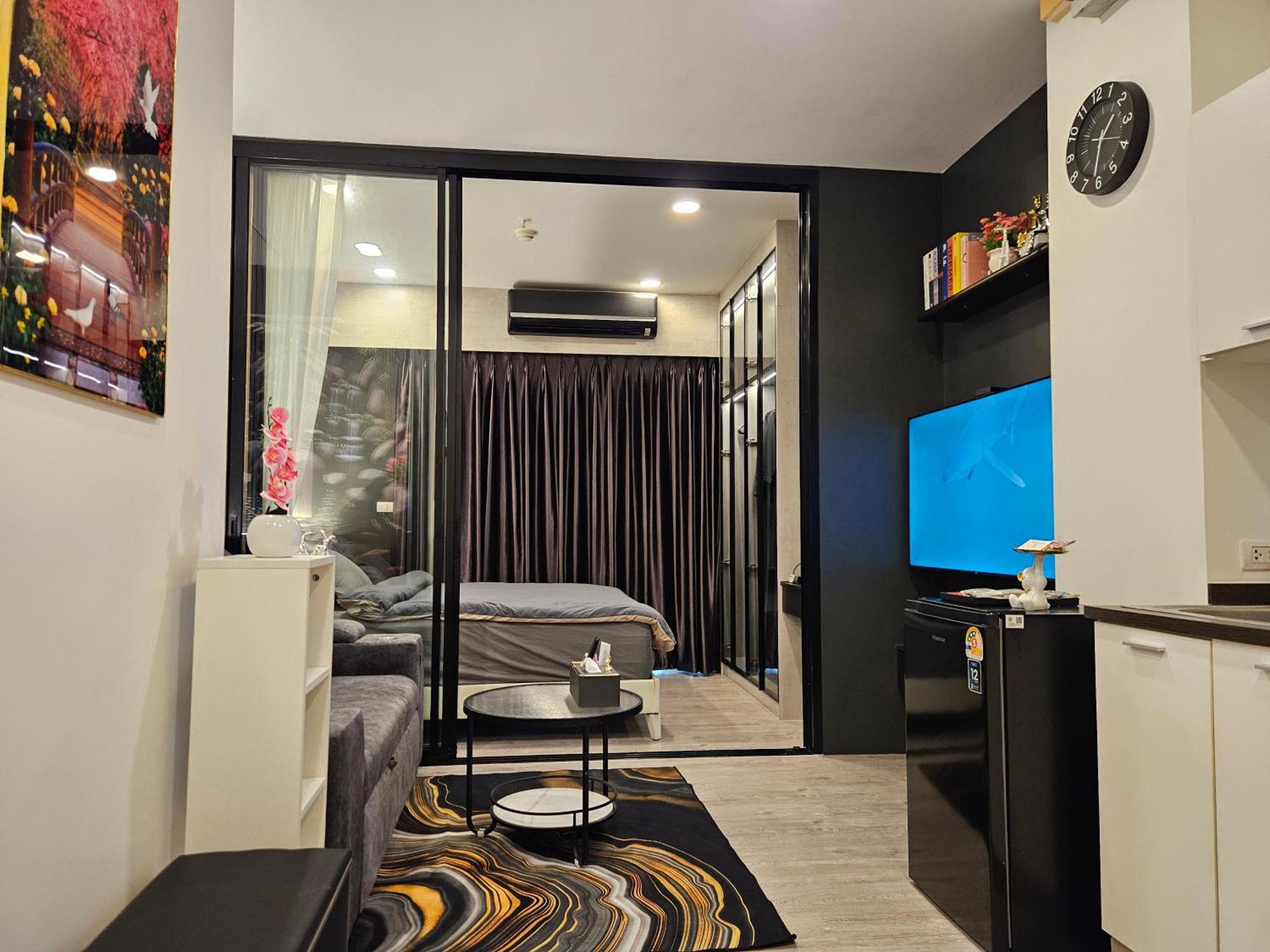 Free Airport Pick Up ! 12th Floor Cozy Room, 5 Mins Walk To Iconsiam & Bts