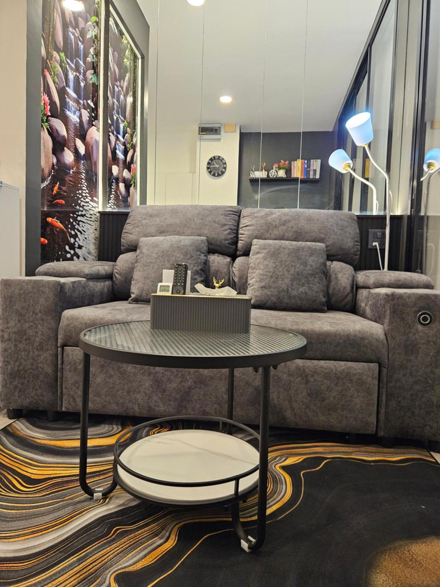 Free Airport Pick Up ! 12th Floor Cozy Room, 5 Mins Walk To Iconsiam & Bts Bangkok
