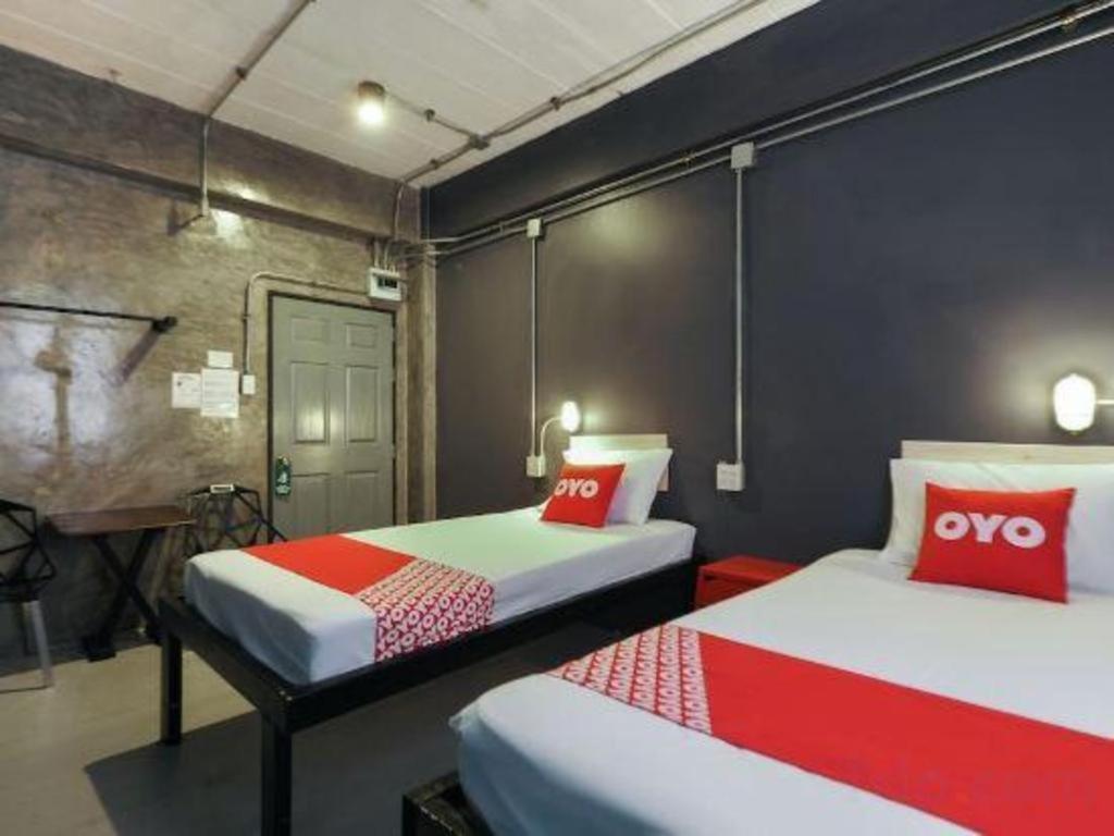 Oyo 75332 Vm1 Hotel