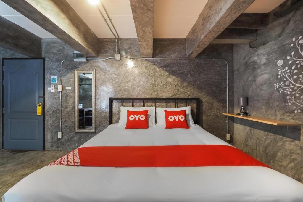 Oyo 75332 Vm1 Hotel