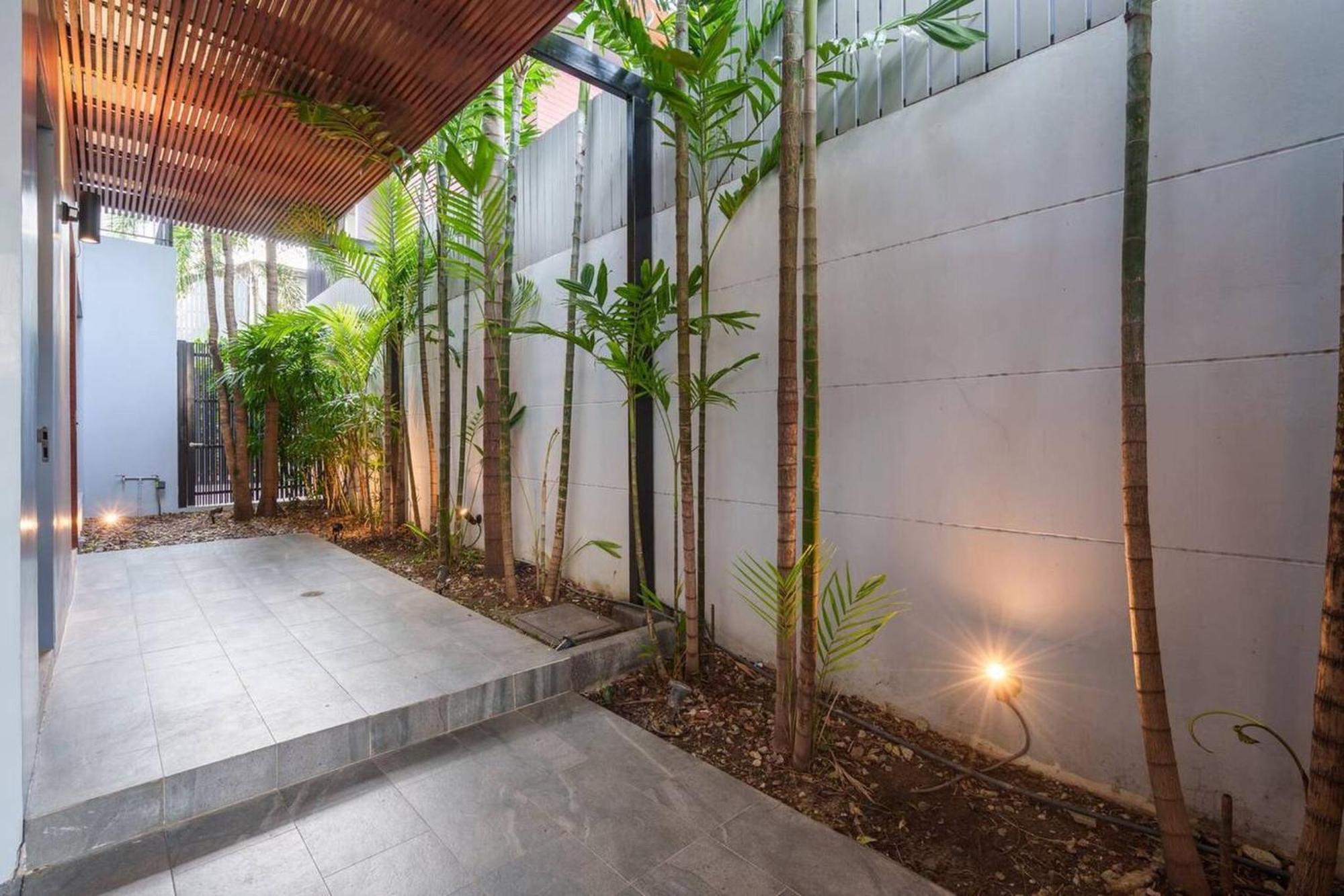 Monochromedesignerpool Villa Bangkok