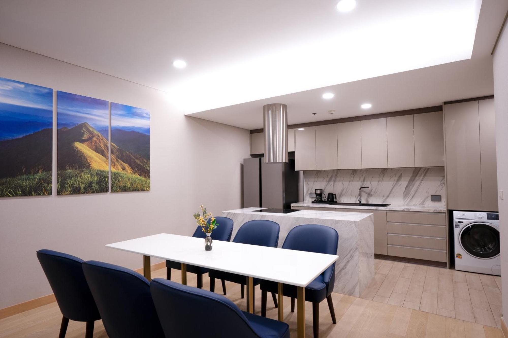 Hotel Wyndham Queen Convention Centre 4*
