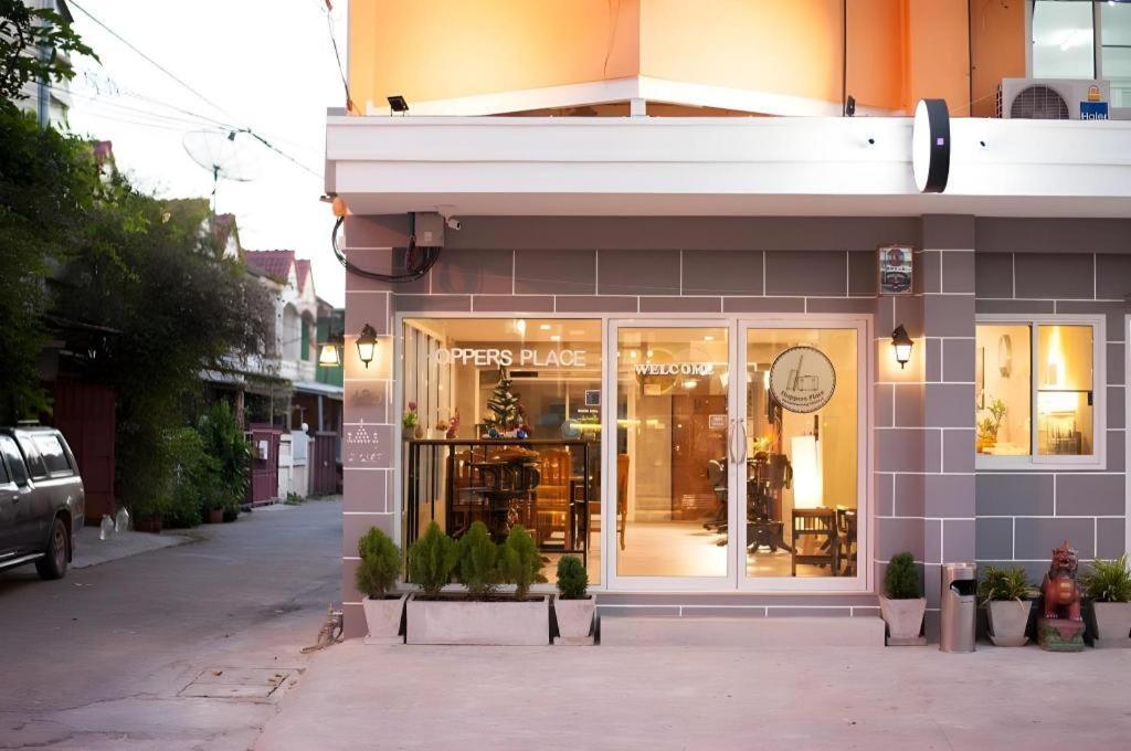 Asrama Hoppers Place Donmuang Bangkok