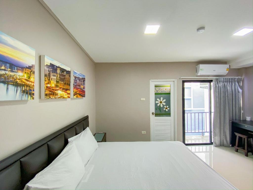Hotel Delighted 3*