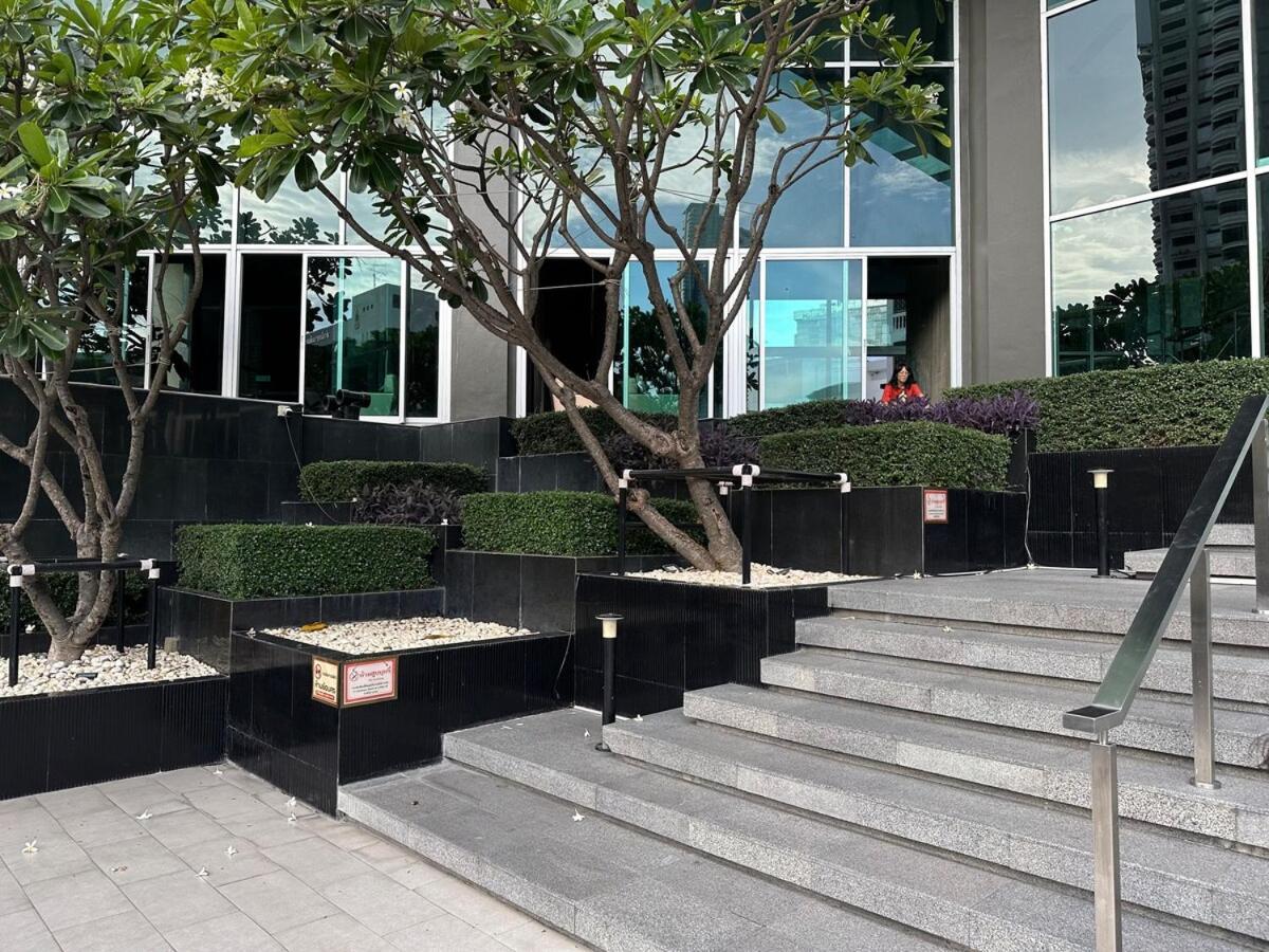 Condo, 3-min Walk To Bts, Sky Pool, Gym, Wifi, Self Check-in At Pickup Point * Bangkok